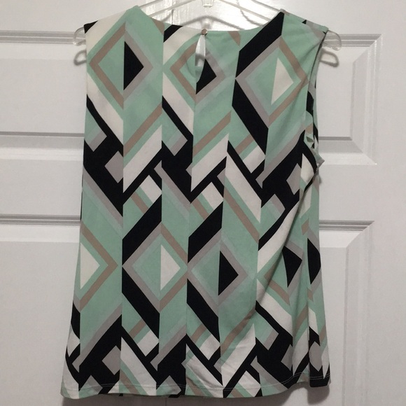 Calvin Klein Sleeveless Blouse in Excellent Used Condition - Picture 2 of 3